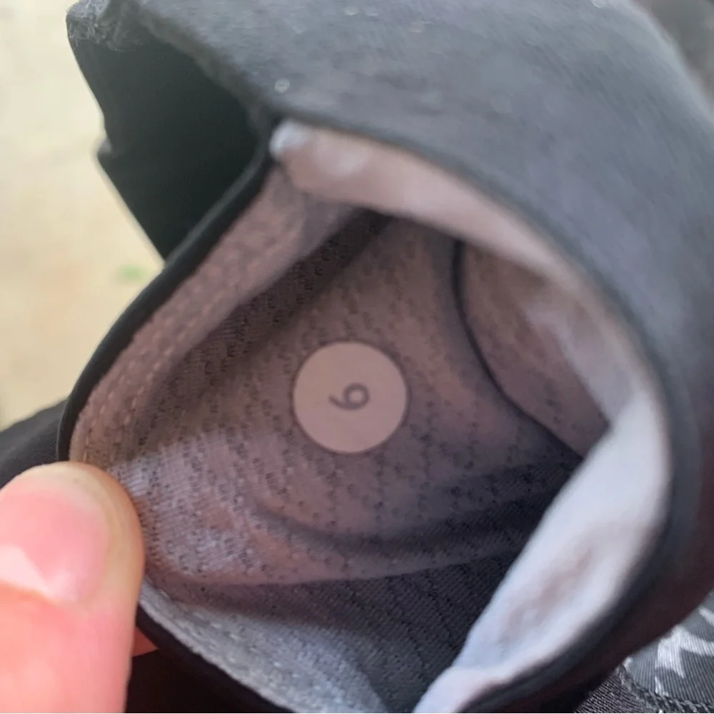 Lululemon shorts - Picture 5 of 5